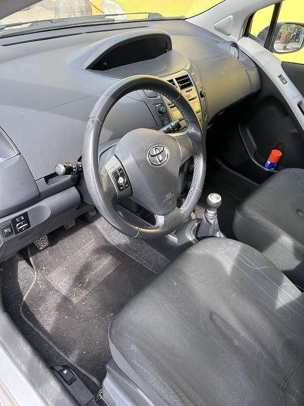 Usata Toyota Yaris 69 CV (50 kW) 2009 Utilitaria