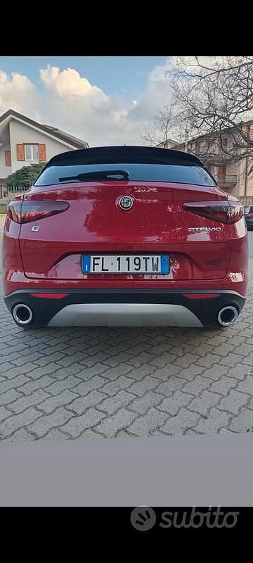 Usata Alfa Romeo Stelvio 210 CV (154 kW) 2017 Rosso SUV