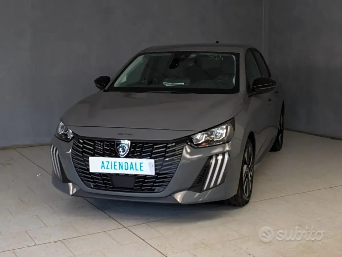 Usata Peugeot 208 Allure 101 CV (74 kW) 2025 Utilitaria