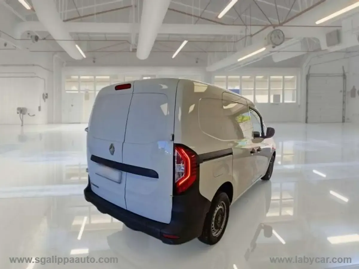 Usata Renault Kangoo 116 CV (85 kW) 2023 Bianco Monovolume