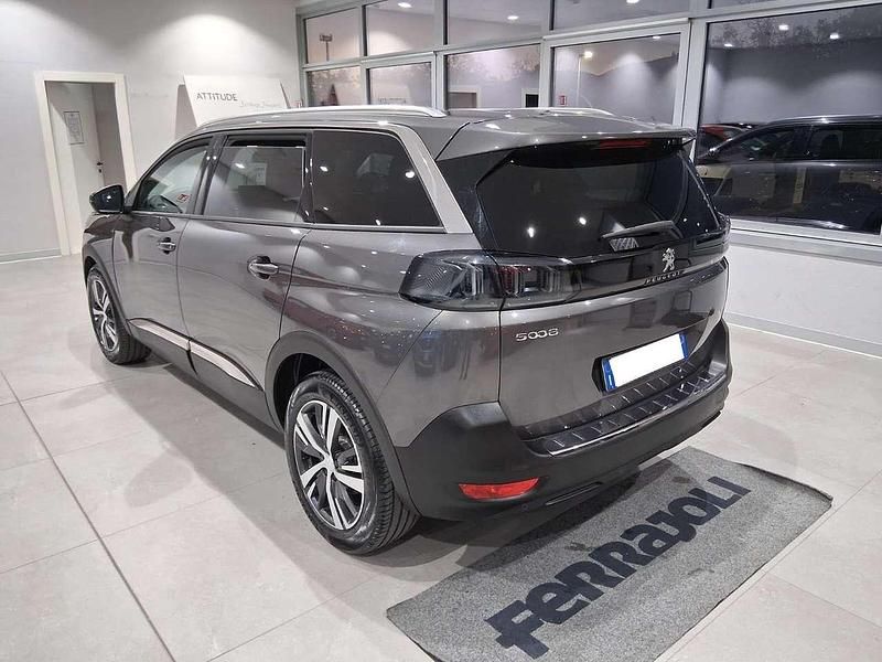 Usata Peugeot 5008 Allure 131 CV (96 kW) 2024 Grigio SUV