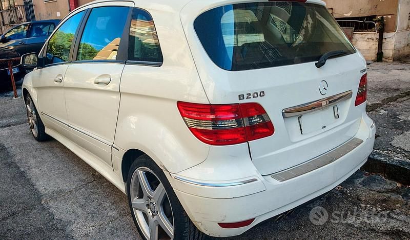 Usata Mercedes B200 193 CV (141 kW) 2009 Bianco Monovolume