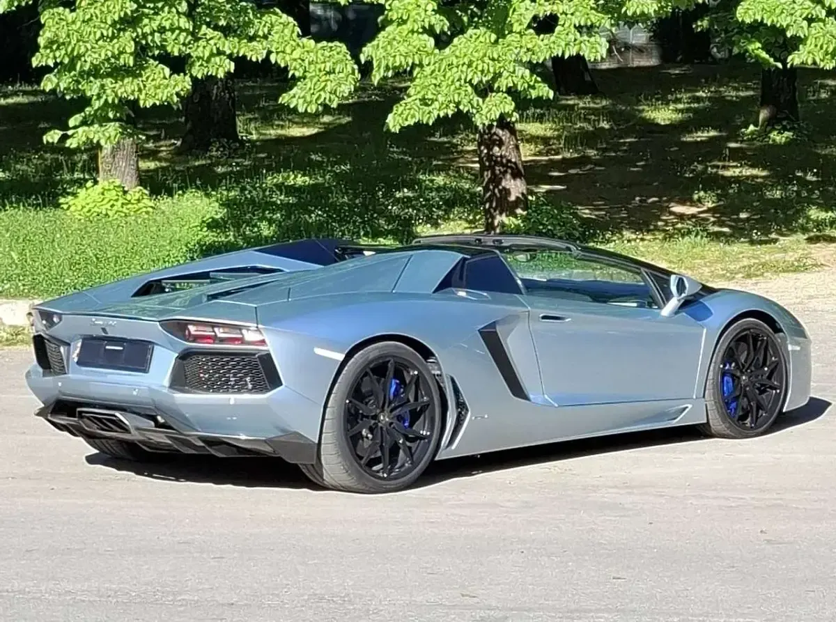 Usata Lamborghini Aventador 700 CV (514 kW) 2015 Azzurro thetys Cabrio