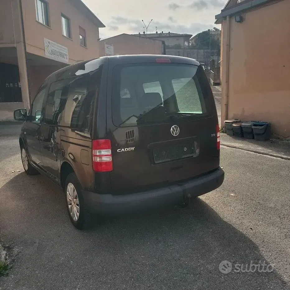 Usata VW Caddy 105 CV (77 kW) 2011 Monovolume