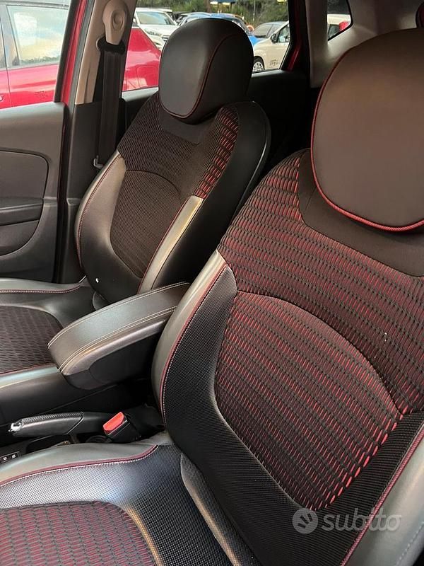 Usata Renault Captur 90 CV (66 kW) 2017 Rosso SUV