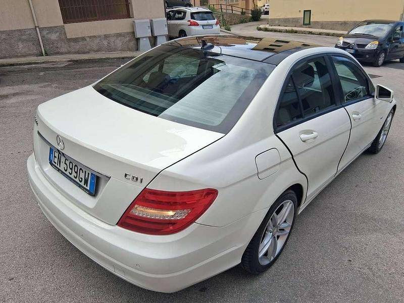 Begagnad Mercedes C220 Executive 170 HK (125 kW) 2013 Vit Sedan