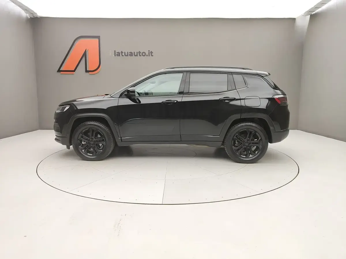 Usata Jeep Compass Night Eagle 190 CV (139 kW) 2024 Solid black SUV