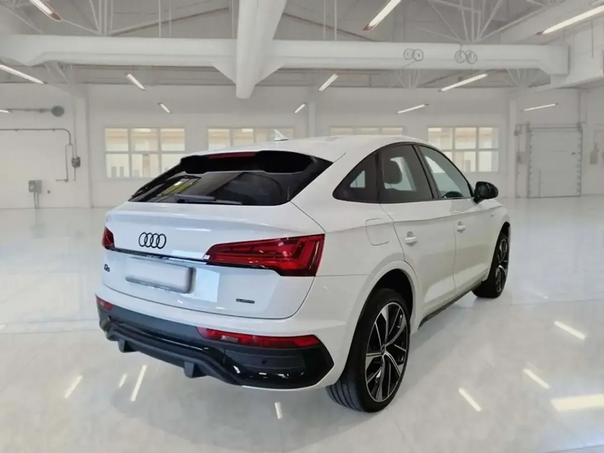 Usata Audi Q5 Sportback 204 CV (150 kW) 2024 Bianco SUV