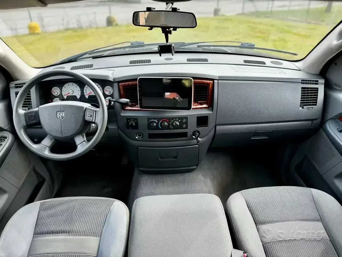 Usata Dodge Magnum 2006 Nero SUV