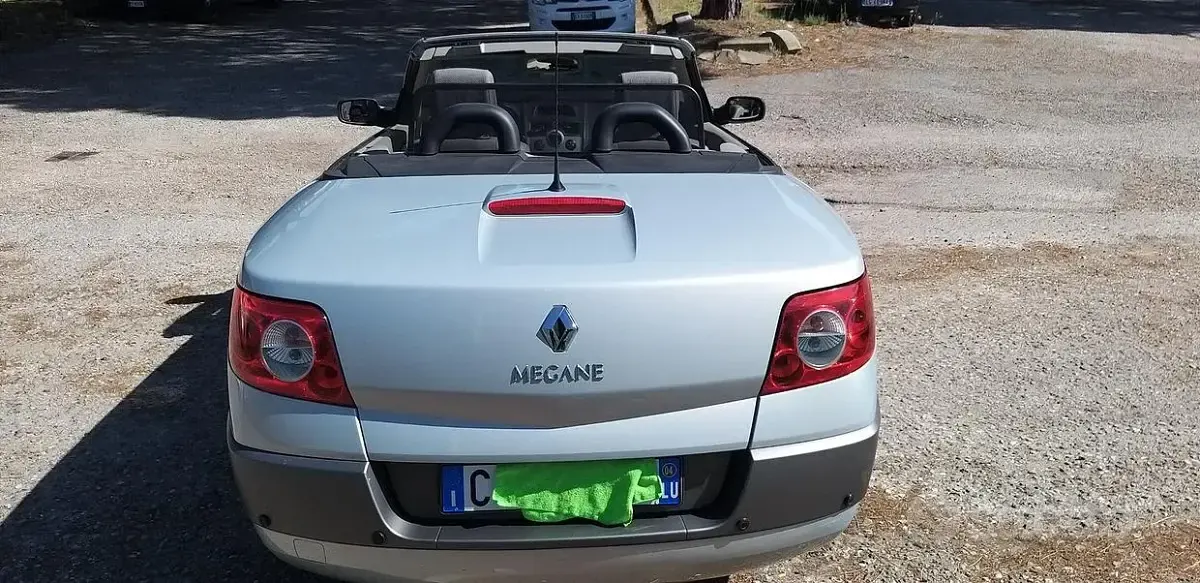 Usata Renault Mégane Cabriolet 156 CV (114 kW) 2004 Bluazzurro Cabrio