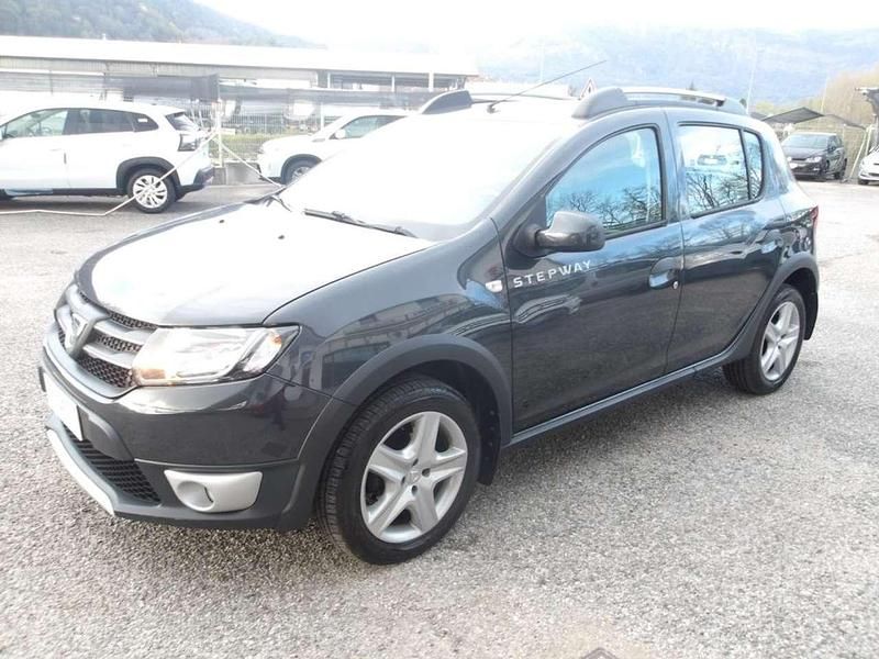 Usata Dacia Sandero Stepway 90 CV (66 kW) 2016 Grigio scuro Berlina