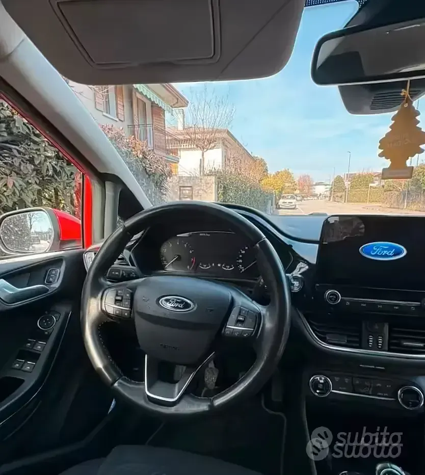 Usata Ford Fiesta 75 CV (55 kW) 2019 Rosso Utilitaria