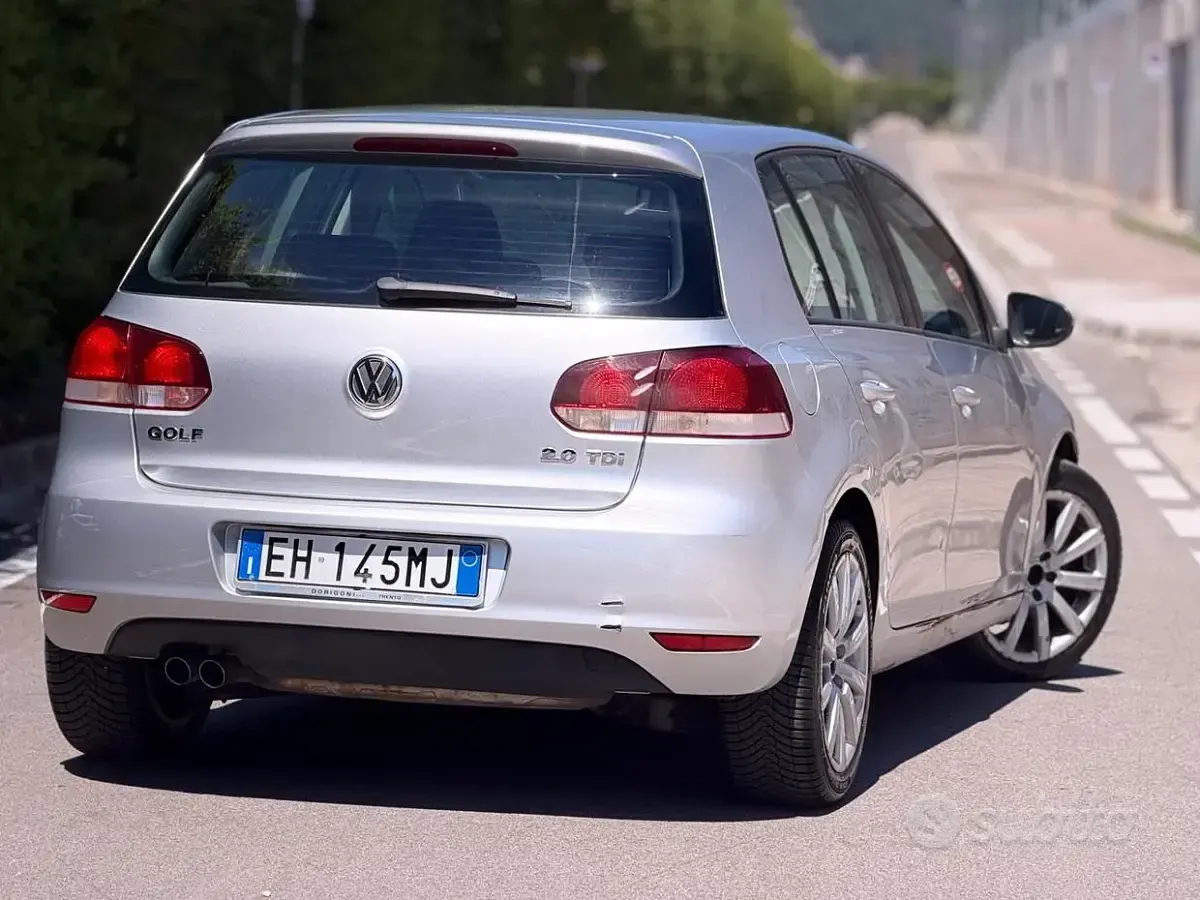 Usado VW Golf VI Highline 140 CV (102 kW) 2011 Gris Utilitario