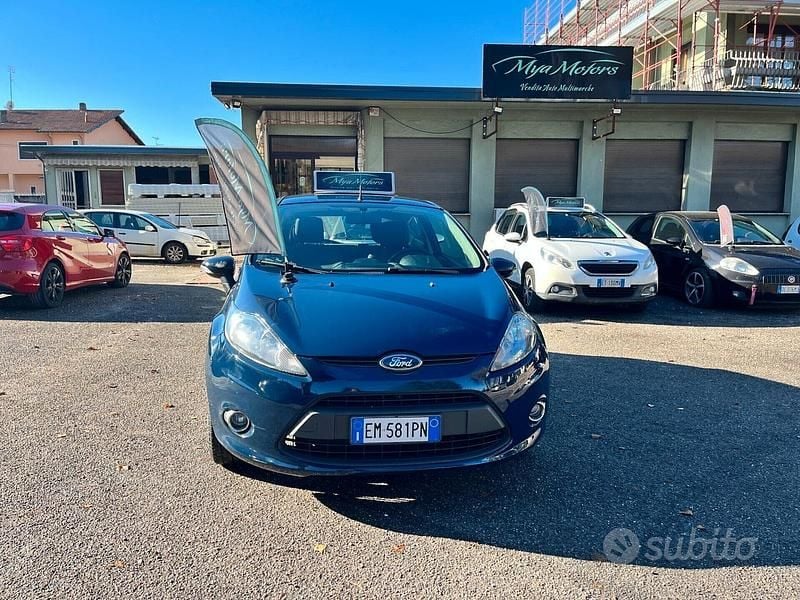 Blu Usata 2012 Ford Fiesta Berlina | 2500 € (Super prezzo) - Immagine 1/4