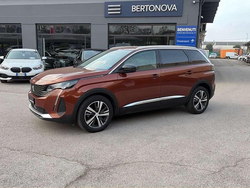 Usata Peugeot 5008 Allure 131 CV (96 kW) 2022 Marrone SUV