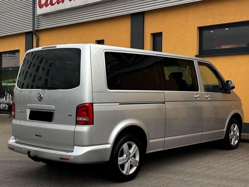 Usata VW Multivan Comfortline 179 CV (131 kW) 2010 Argento Monovolume