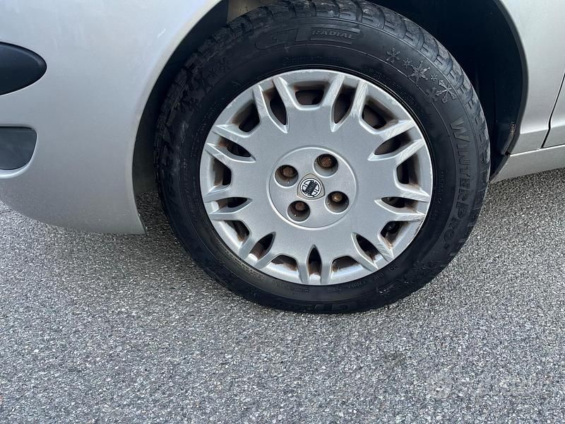 Usata Lancia Ypsilon 60 CV (44 kW) 2004 Grigio Utilitaria