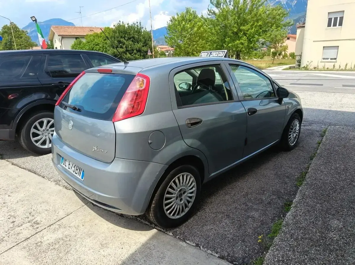 Usata Fiat Grande Punto 75 CV (55 kW) 2008 Blu Utilitaria