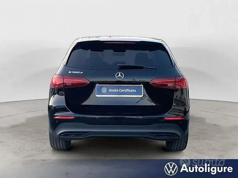 Usata Mercedes B180 Advanced 116 CV (85 kW) 2023 Nero Utilitaria