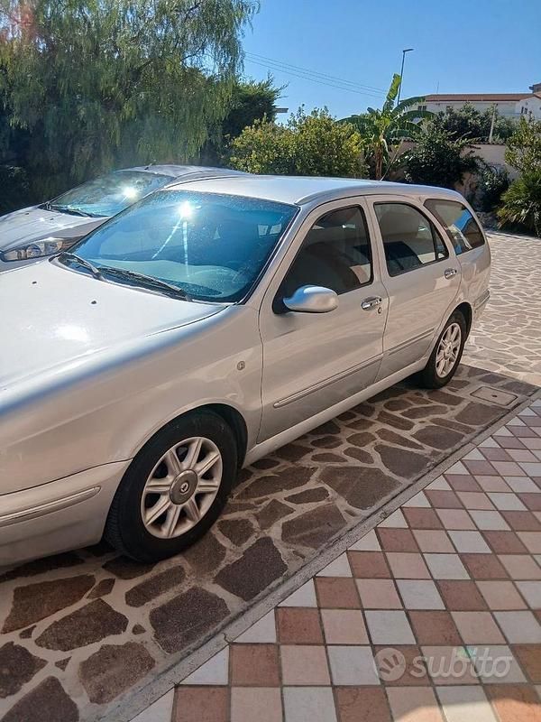 Usata Lancia Lybra 116 CV (85 kW) 2002 Grigio Station wagon