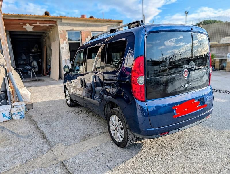 Usata Fiat Doblò 105 CV (77 kW) 2011 Monovolume