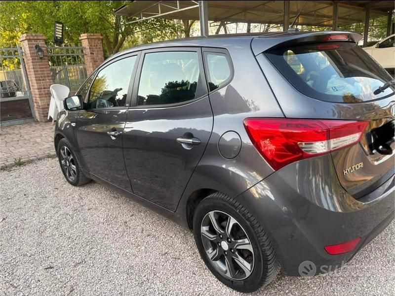 Usata Hyundai ix20 90 CV (66 kW) 2019 Grigio Utilitaria
