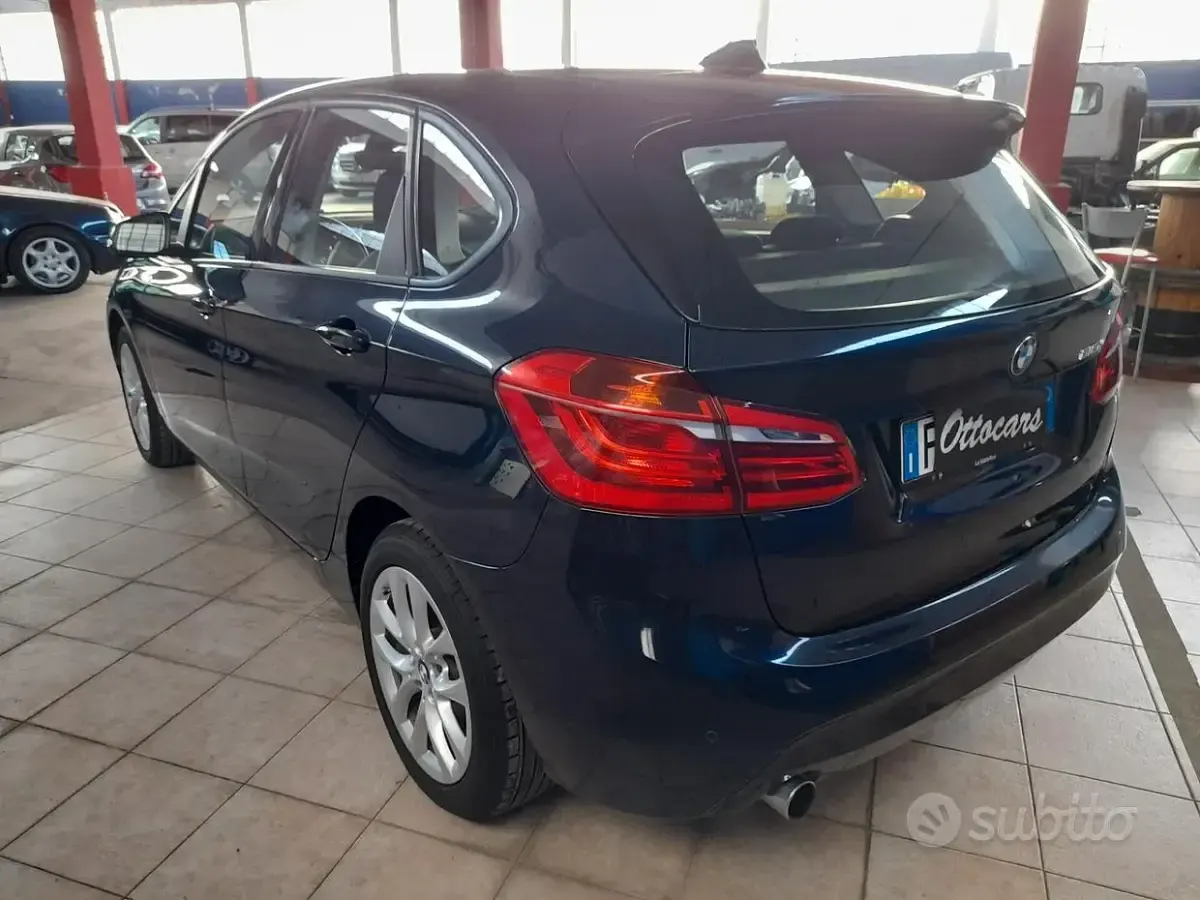 Usata BMW 218 Luxury Line 150 CV (110 kW) 2016 Blu Station wagon