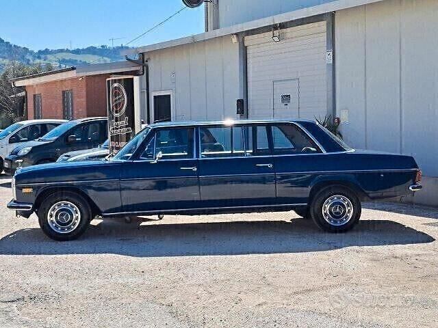 Begagnad Mercedes W115 60 HK (44 kW) 1970 Blå Sedan