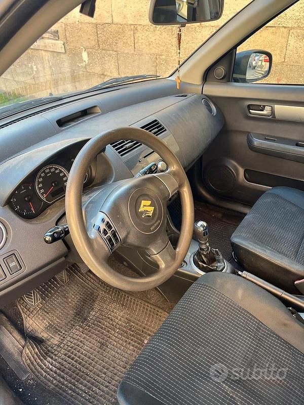 Usata Suzuki Swift 70 CV (51 kW) 2007 Grigio Utilitaria