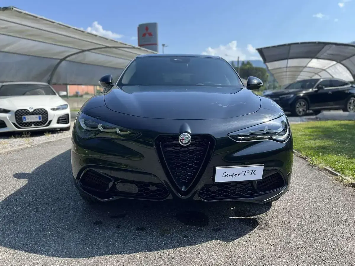 Nuova Alfa Romeo Stelvio Veloce 209 CV (153 kW) 2026 Nero SUV