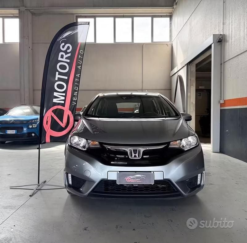 Usata Honda Jazz Comfort 102 CV (75 kW) 2016 Grigio Utilitaria