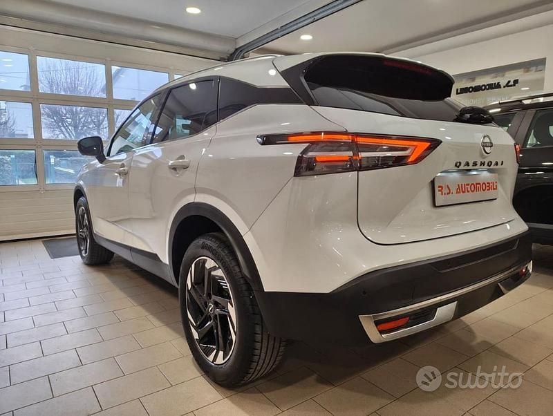 Usata Nissan Qashqai N-Connecta 140 CV (102 kW) 2025 Bianco SUV