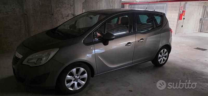 Usata 2013 Opel Meriva Cosmo Monovolume | 3500 € (Buon prezzo) - Immagine 1/4