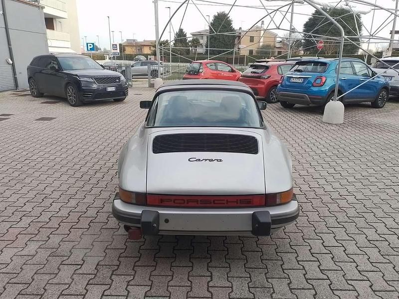 Usata Porsche 911 Carrera Cabriolet 231 CV (169 kW) 1985 Argento Cabrio