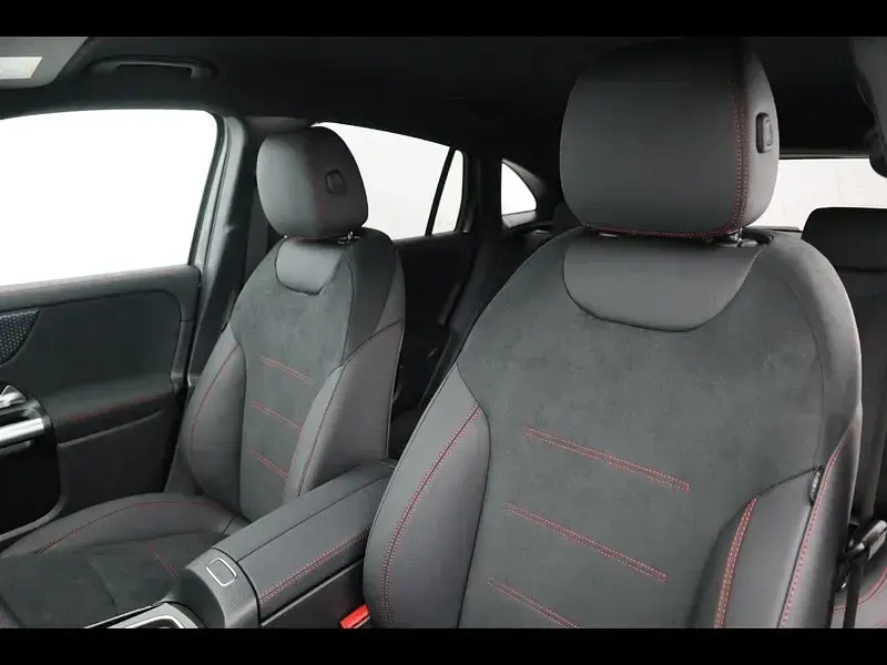 Usata Mercedes EQA250+ Advanced 94 kW (129 CV) 2025 Grigio SUV