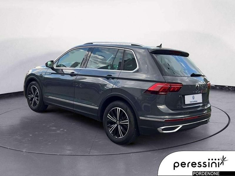 Usata VW Tiguan Elegance 150 CV (110 kW) 2023 Grigio metallizzato SUV