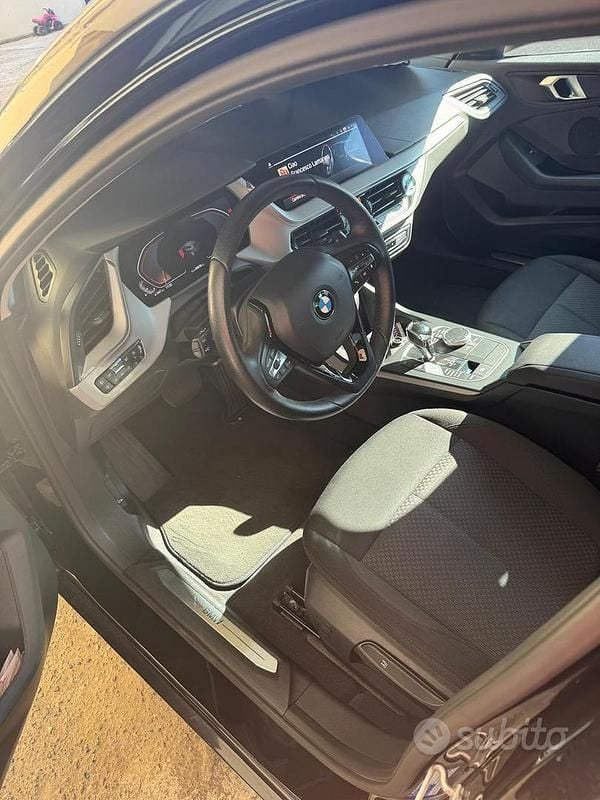 Usata BMW 120 Advantage 177 CV (130 kW) 2022 Nero Utilitaria