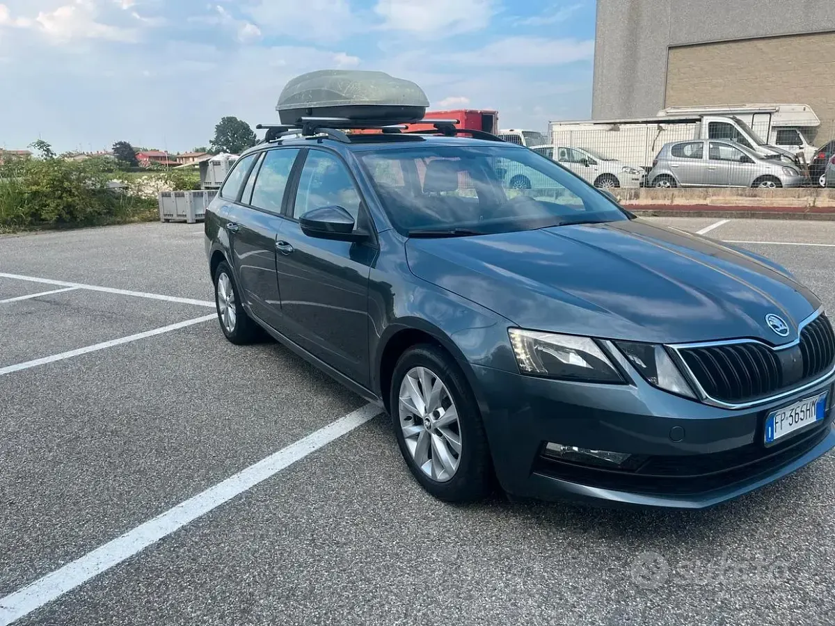Usata Skoda Octavia Executive 116 CV (85 kW) 2018 Grigio Station wagon