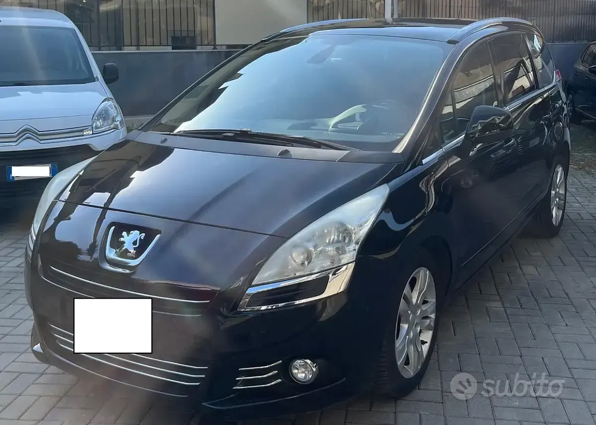 Usata Peugeot 5008 Allure 115 CV (84 kW) 2013 Nero Monovolume