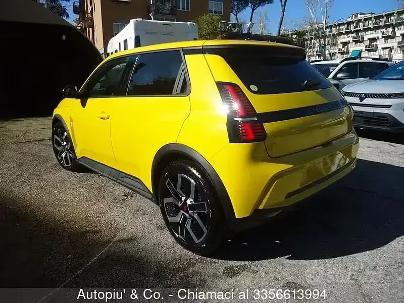 Ny Renault 5 E-Tech Techno 88 kW (120 HK) 2026 Gul Sedan