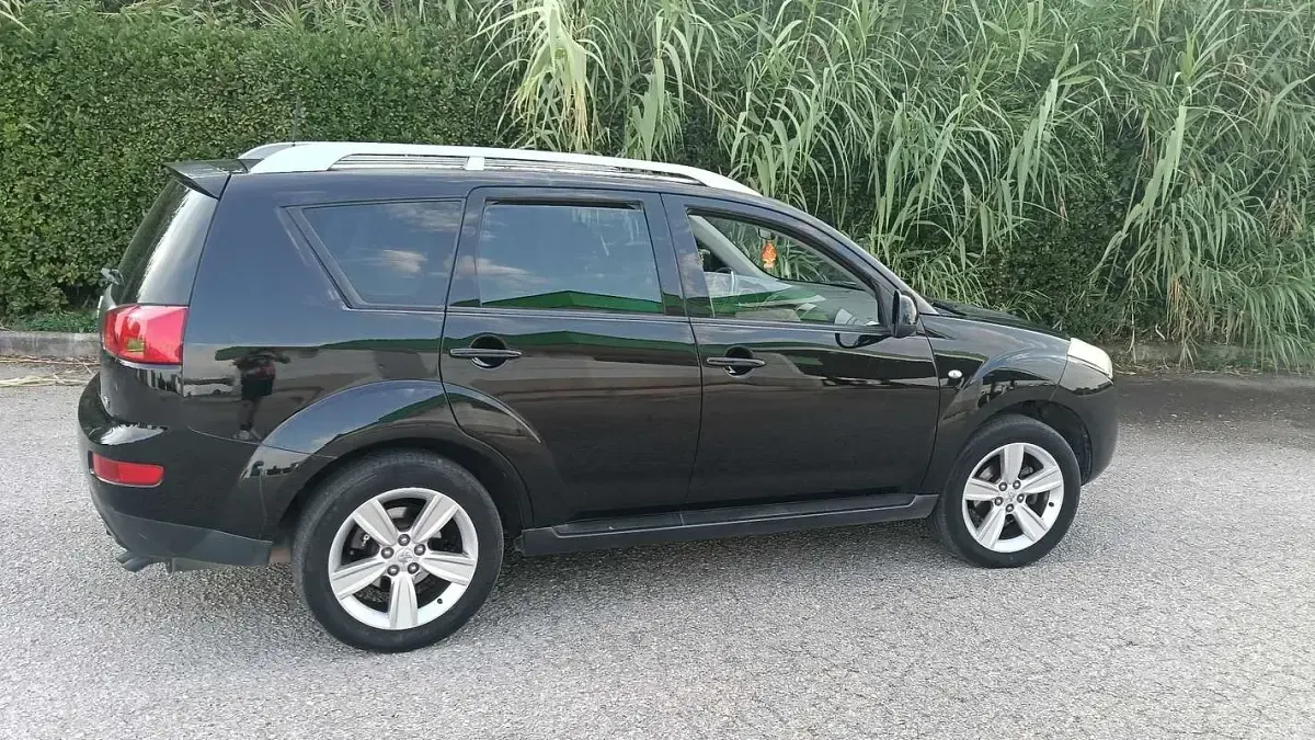 Usata Peugeot 4007 156 CV (114 kW) 2008 Nero SUV