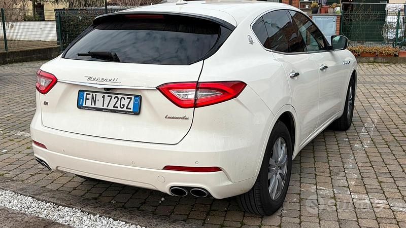 Usata Maserati Levante 250 CV (183 kW) 2018 Bianco SUV