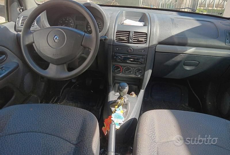 Usado Renault Clio II 58 CV (42 kW) 2007 Utilitario