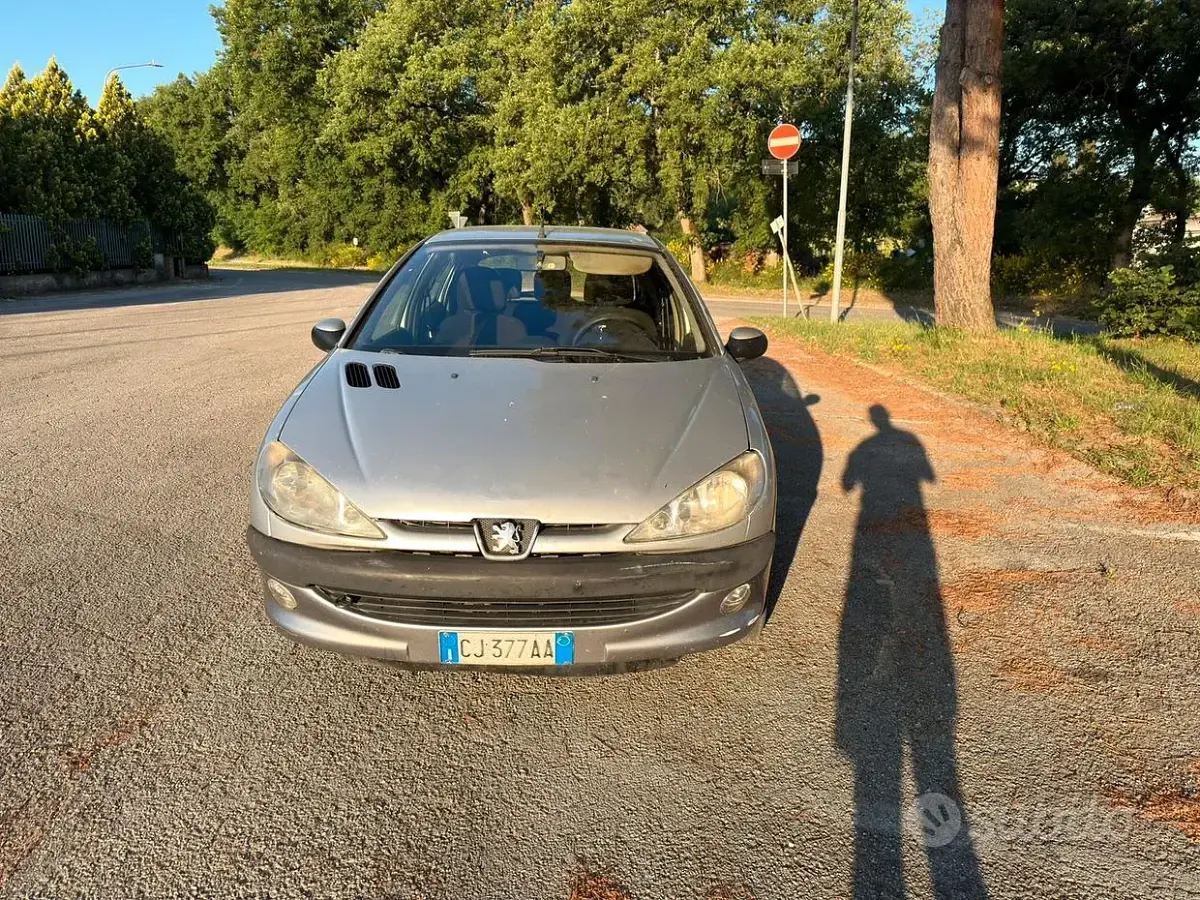 Usata Peugeot 206 75 CV (55 kW) 2004 Grigio Utilitaria