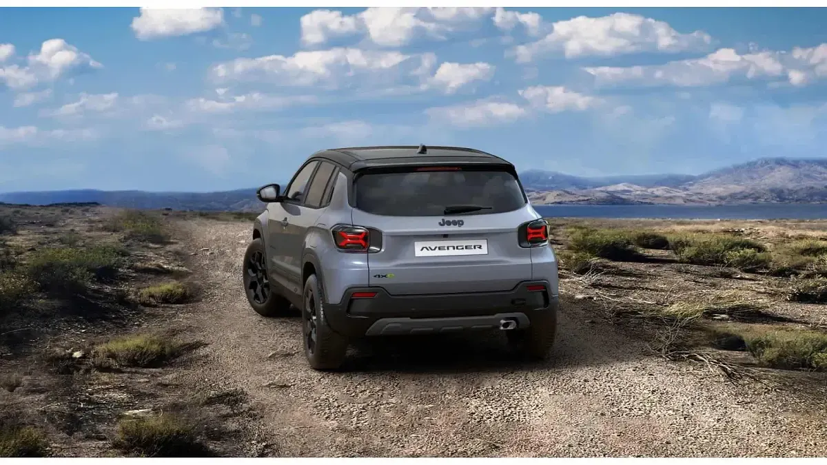 Nuova Jeep Avenger Overland 136 CV (100 kW) 2026 380storm/tetto nero SUV