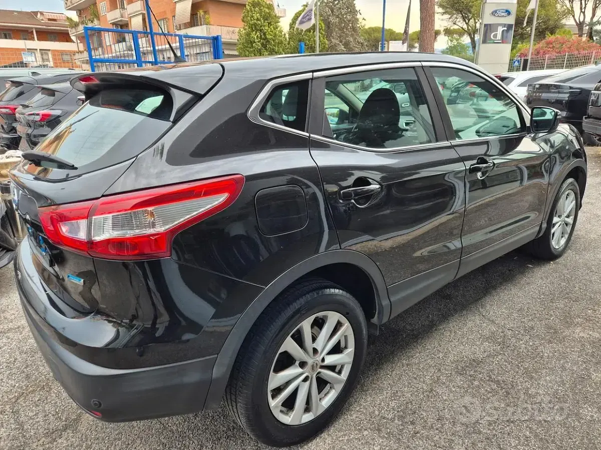 Usata Nissan Qashqai Tekna 110 CV (80 kW) 2016 Marrone SUV