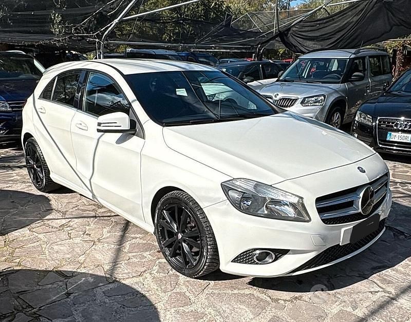 Usata Mercedes A180 109 CV (80 kW) 2013 Bianco Berlina