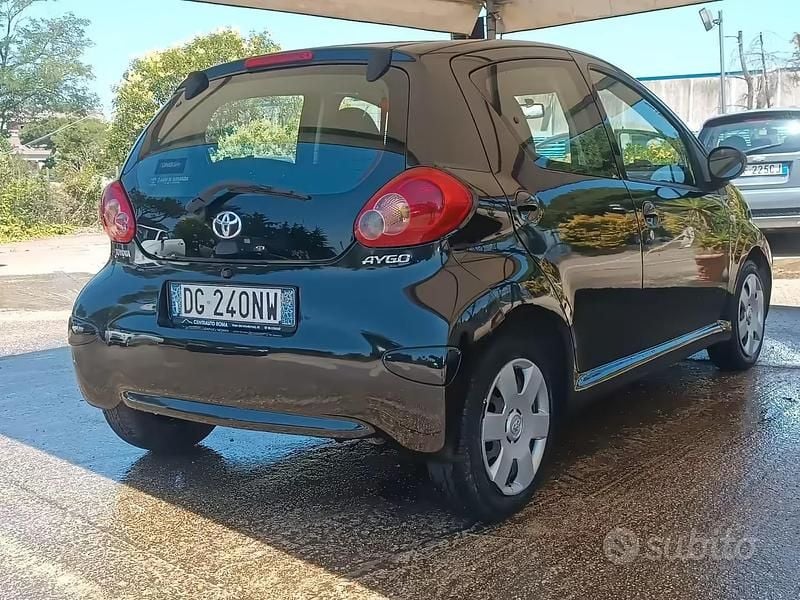Usata Toyota Aygo 68 CV (50 kW) 2008 Nero Utilitaria