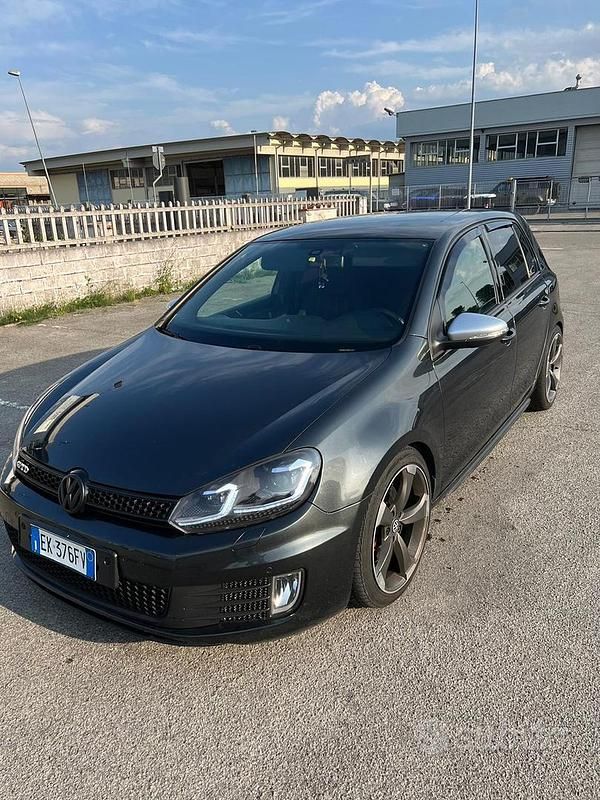 Nero Usata 2011 VW Golf VI GTD Due volumi | 8300 € (Buon prezzo) - Immagine 1/4