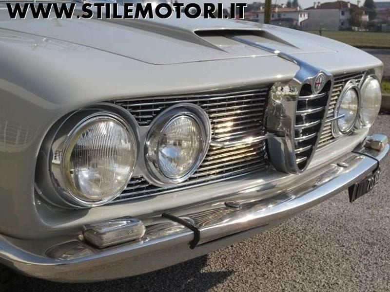 Usata Alfa Romeo 2600 Sprint 145 CV (106 kW) 1966 Antracite pastello Coupé